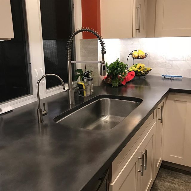 24177398_134517827323646_50607917476347904_n